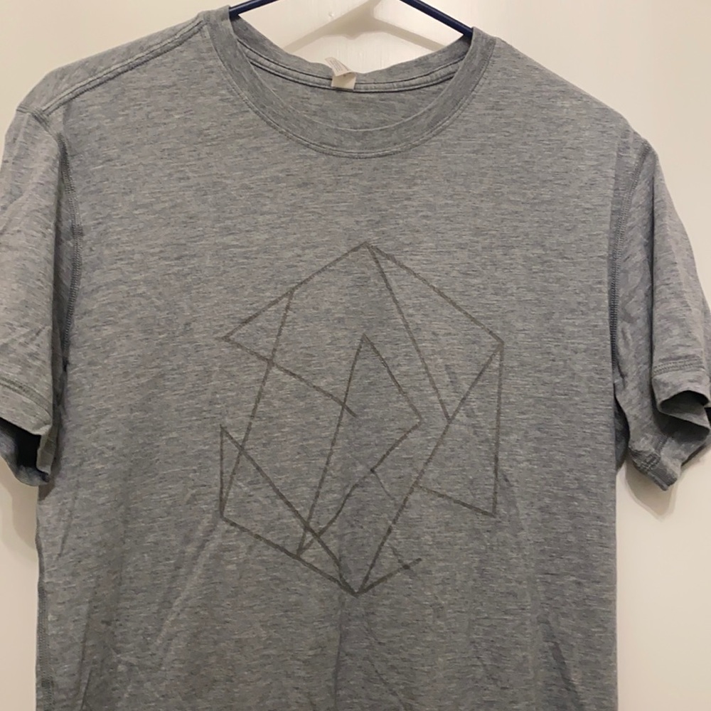 Lululemon Gray Ghost Race Medium Tee Shirt